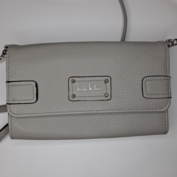 Nicole Miller soft embossed gray wallet crossbody - Picture 5 of 8